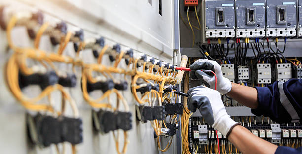 Professional Electrician technician working in Freemansburg, PA
